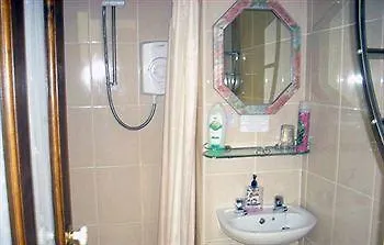 Отель Edwardian House Bed And Breakfast Редкар
